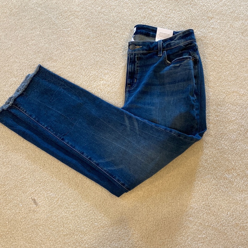 Lane Bryant signature fit mid-rise straight stretch jeans NWT raw hem size 16